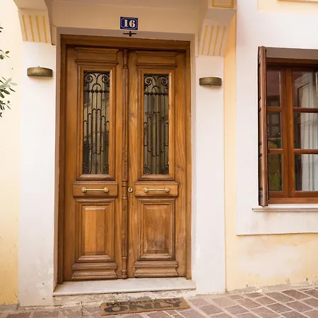 Xenon Apartman *