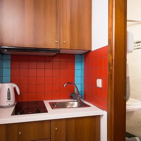 Xenon Apartment *